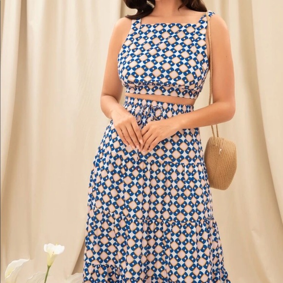 Geo print tie back cami top & ruffle hem skirt - Picture 1 of 6